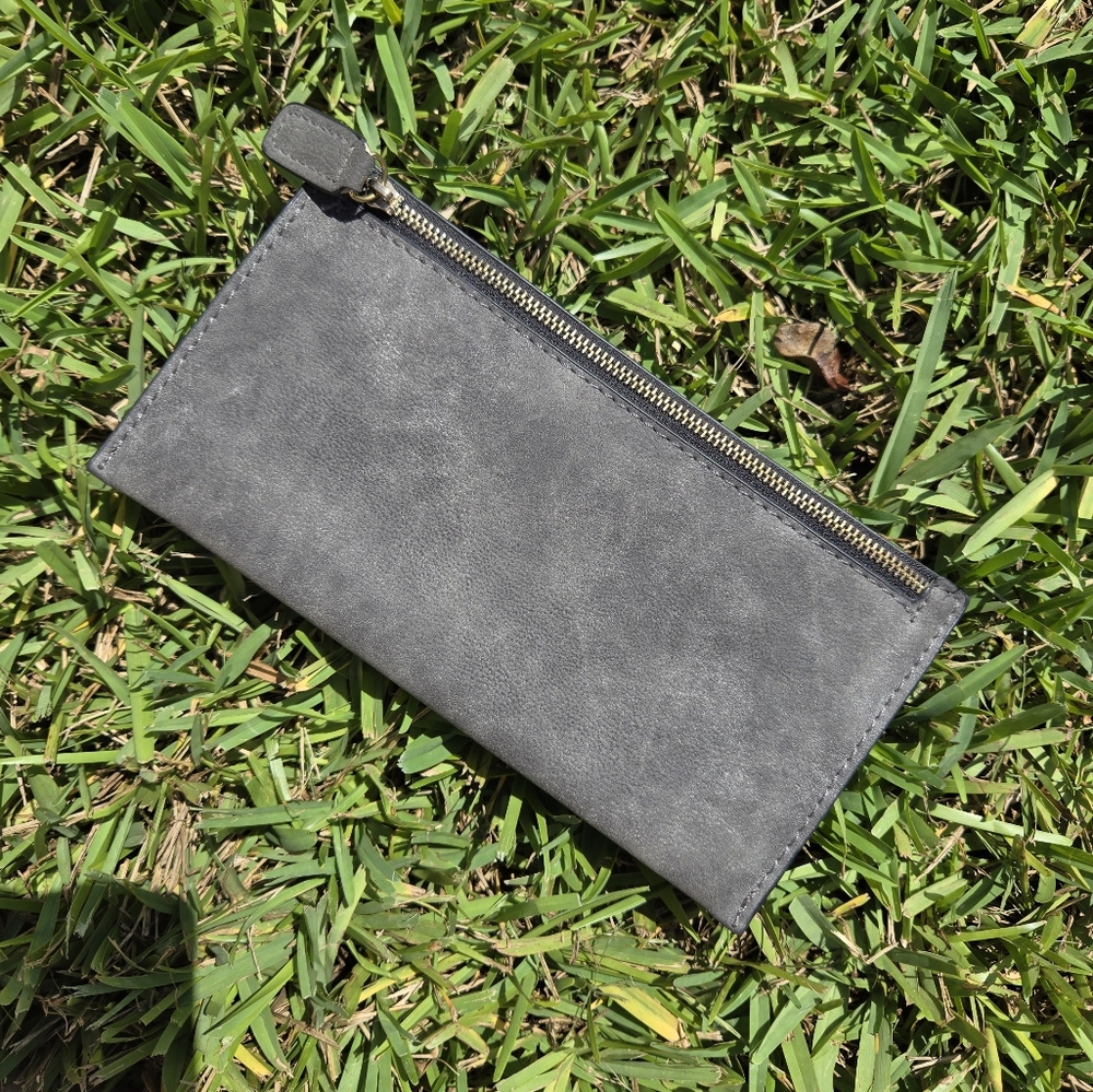 Unbranded Gray Faux Leather Zip Pouch – Minimalist Wallet or Clutch